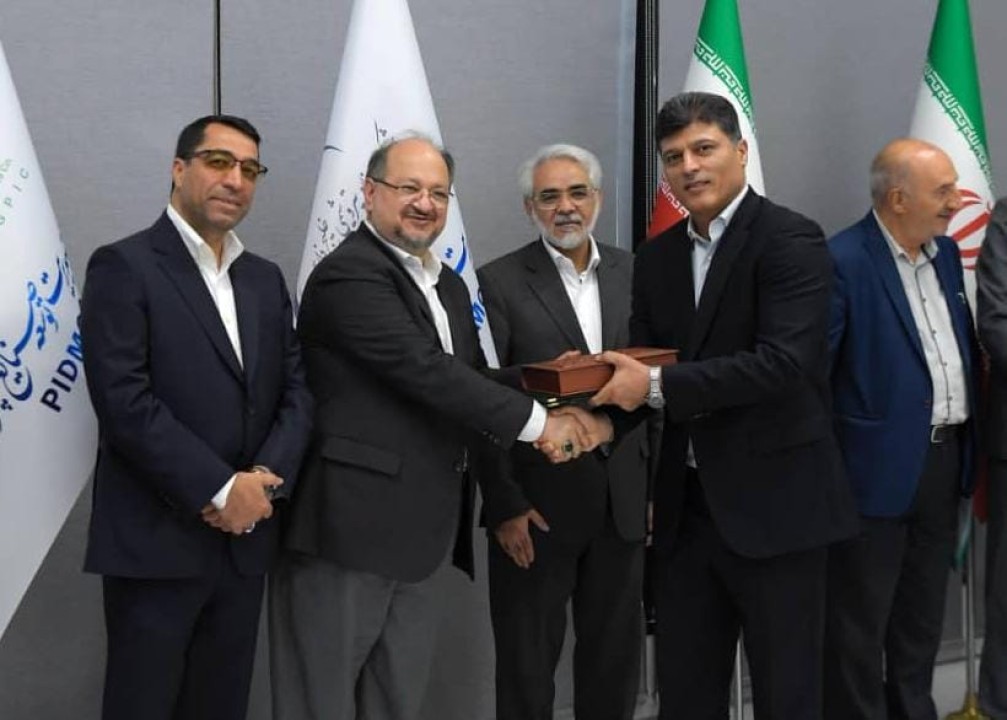 مازیار معدولی بهعنوان مدیرعامل جدید پتروشیمی شهید تندگویان معارفه شد مازیار معدولی بهعنوان مدیرعامل جدید پتروشیمی شهید تندگویان معارفه شد